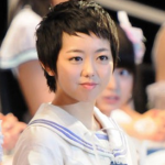 【訃報が原因】AKB48・峯岸みなみがピースサイン？【またも坊主！？】